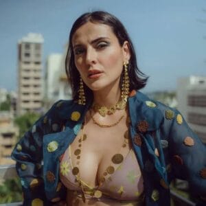 بالی وڈ کی ایرانی اداکارہ مندانا کریمی نے 16سال بعد بھارت چھوڑنے کا اعلان کردیا